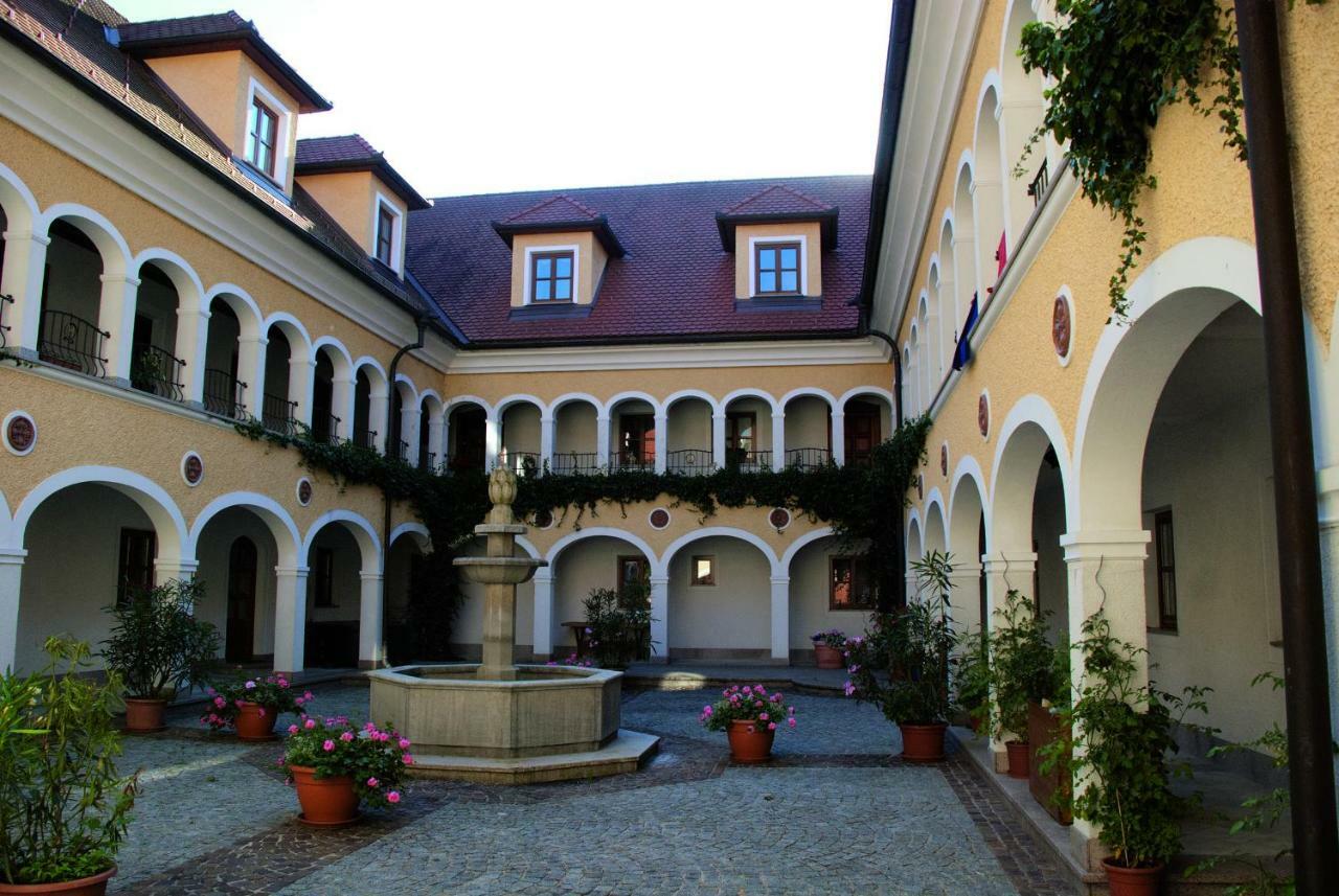 Almtalhotel Appartements In Pettenbach 외부 사진